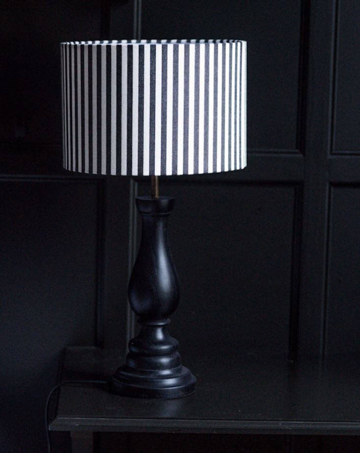 Bordslampa Lampfot Theo Svart 43 cm I lager Juni 2026