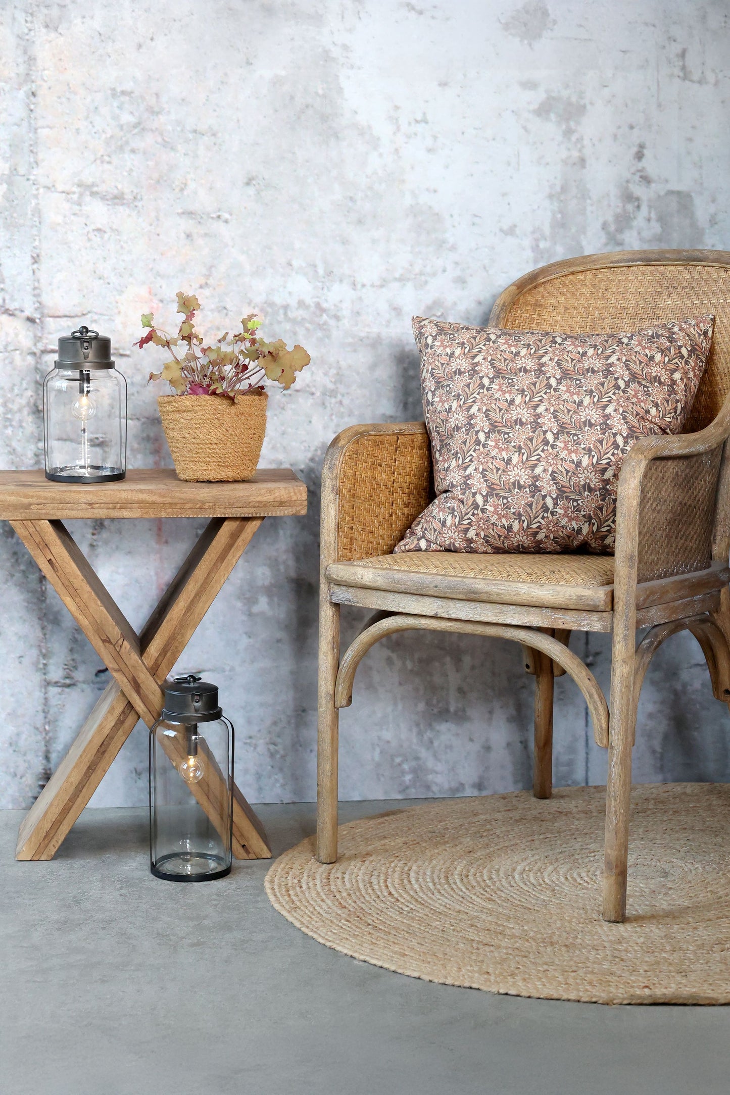 Chic Antique Stol Gammal fransk stol med flätning