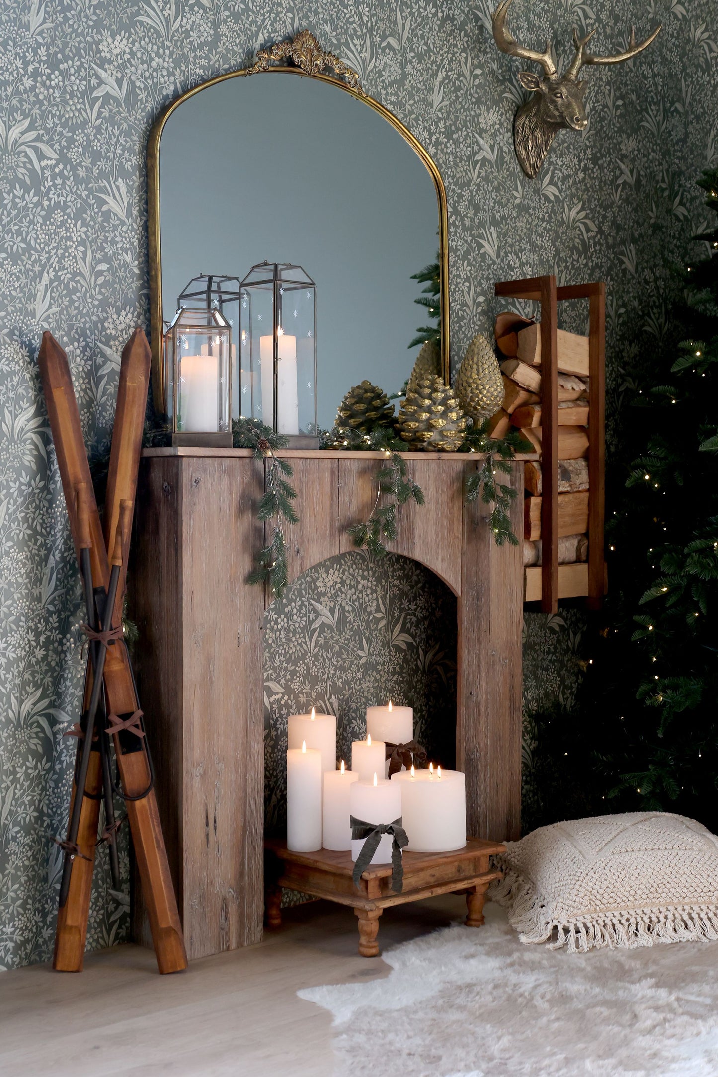 Chic Antique Återvunnet trä Öppen spis dekoration