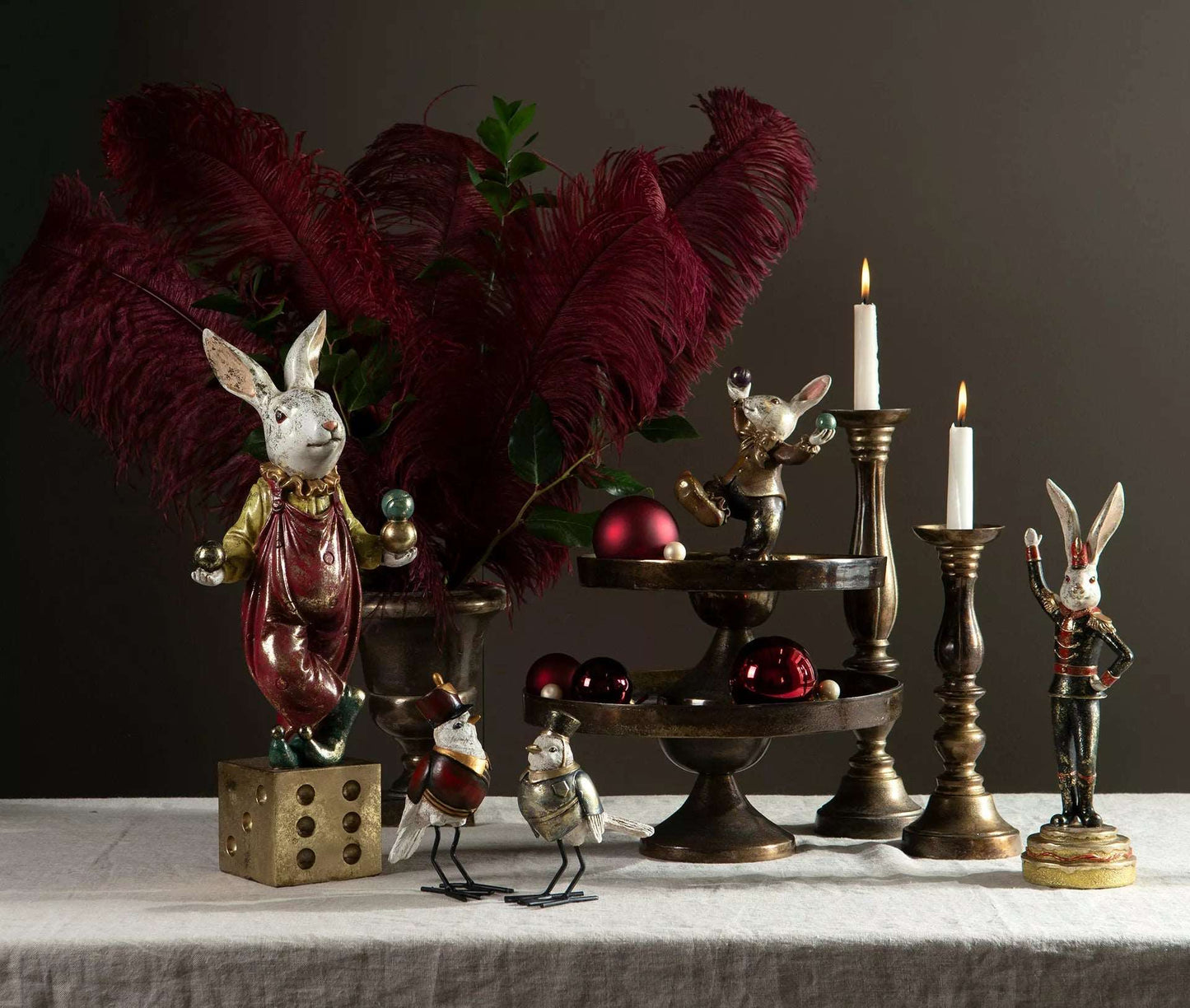 Kanin Jonglerar polyresin14x10x20cm 1 st