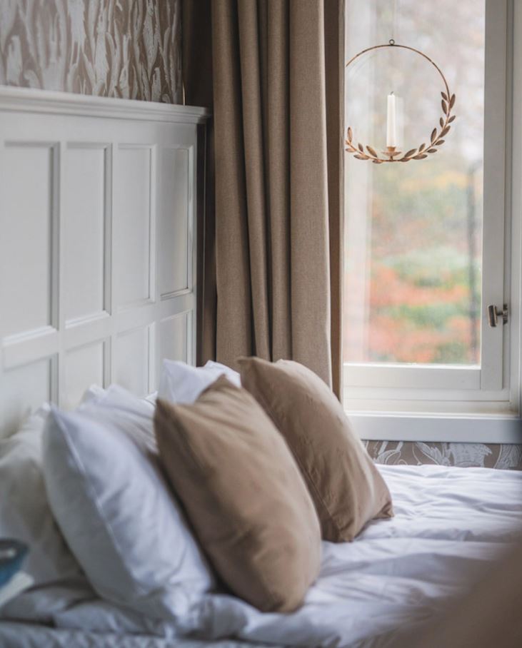 Ljusstake hängande Floral Beige 34 cm I lager Mars 2026