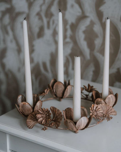 Ljusstake Nona Floral Beige Ø34 cm I lager Mars 2026