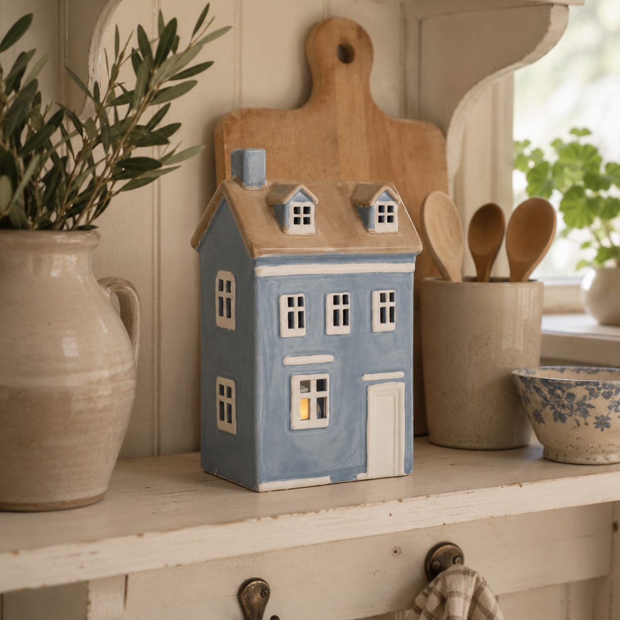 Ljuslykta Hus H25/L13/B9 cm sky blue