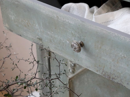 Chic Antique Skänk m. 2 dörrar och 2 lådor antik opal