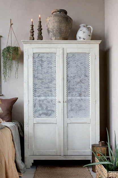 Chic Antique Skåp Gammalt franskt linneskåp antik creme