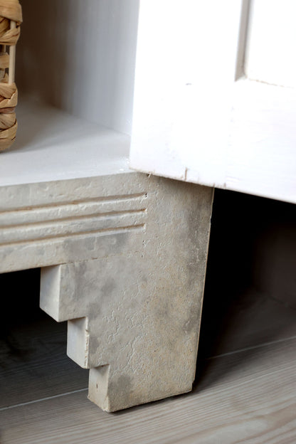 Chic Antique Skåp Gammalt franskt linneskåp antik creme