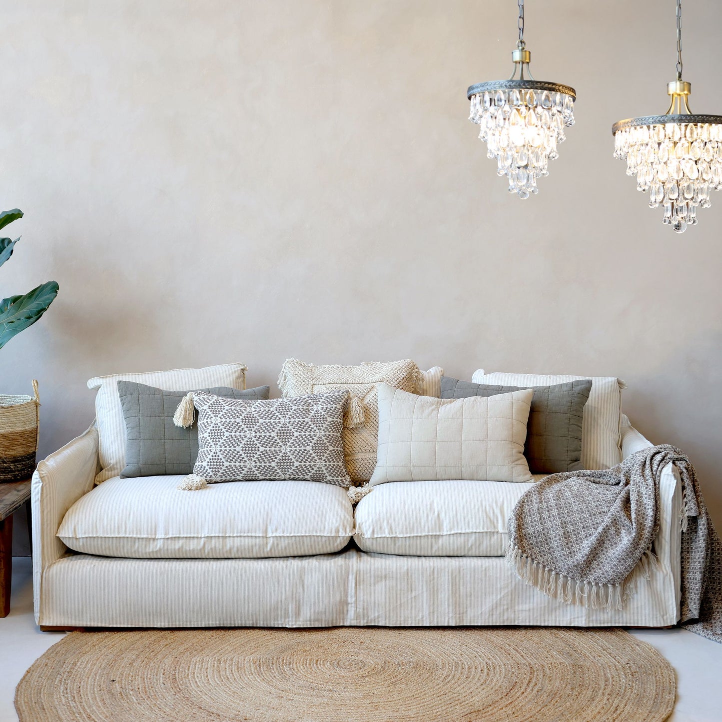 Chic Antique Fåtölj Soffa i lin med 5 kuddar creme og latte
