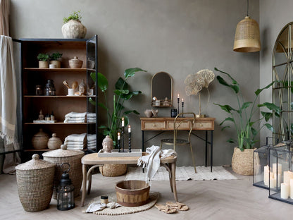 Chic Antique Vitrinskåp med glasdörrar och hyllor