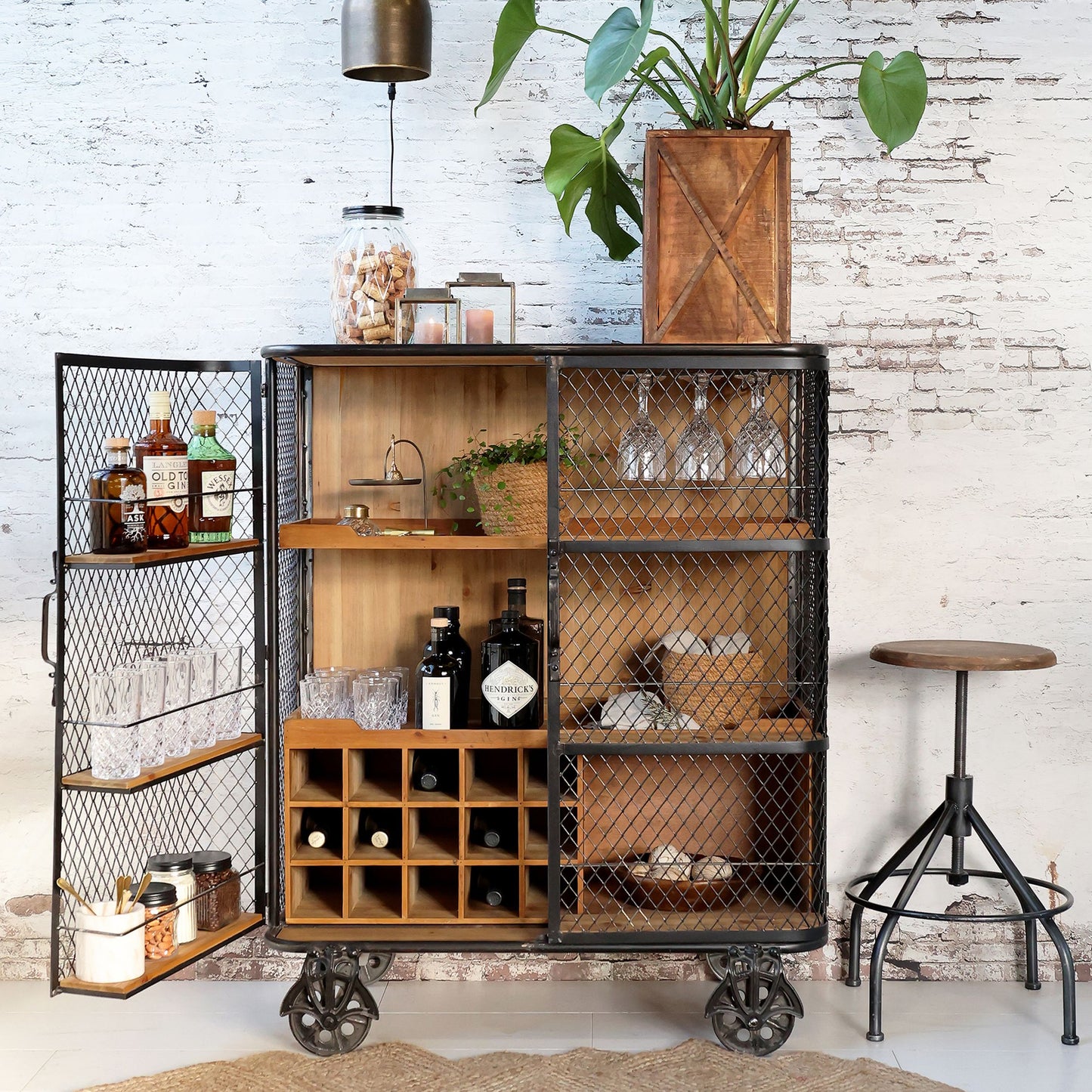 Chic Antique DIV Dryckesvagn för vin och glas H116,5/L94,5/B49,5 cm