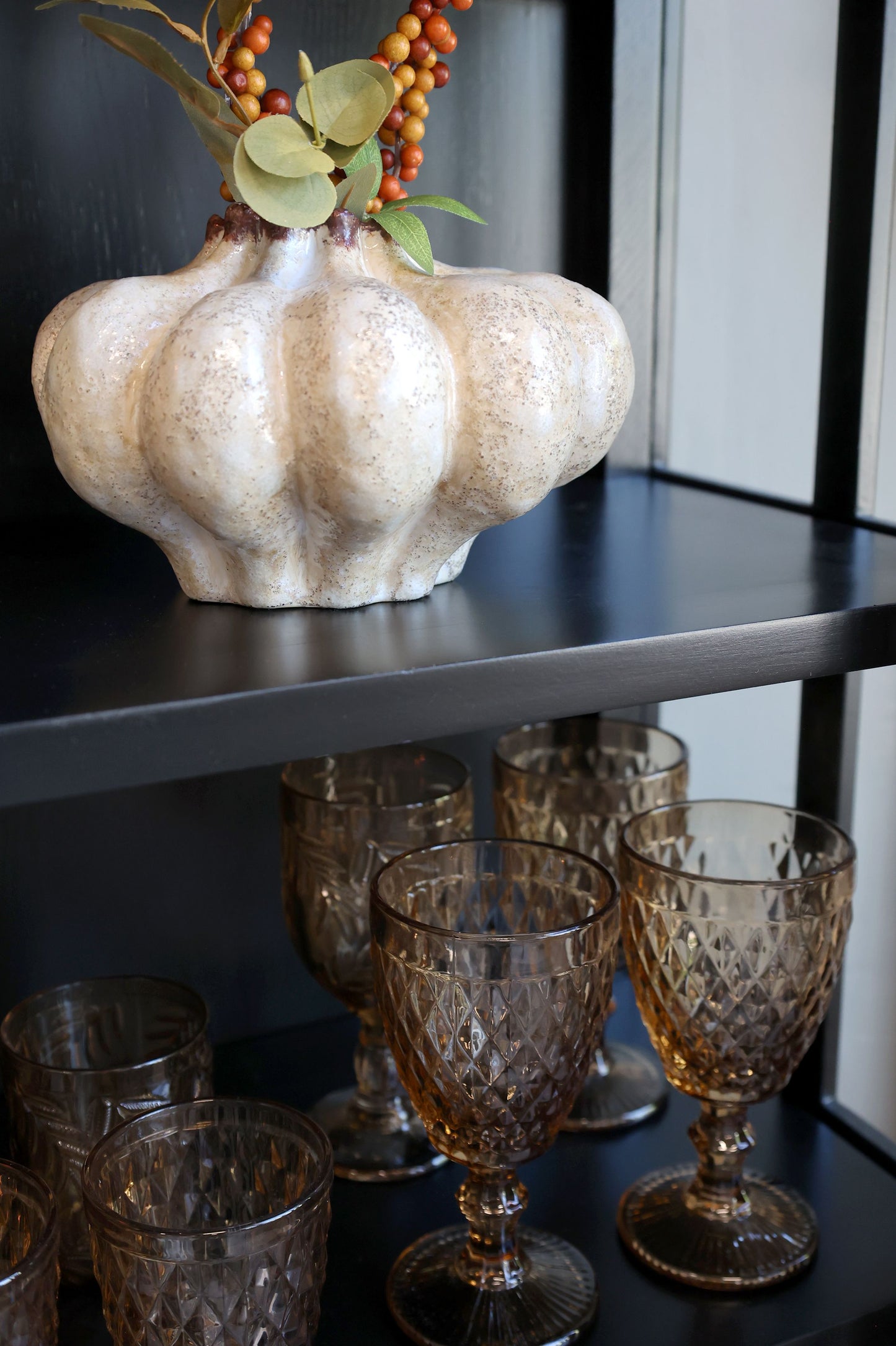 Chic Antique Vitrinskåp Marseille med 2 dörrar och hyllor H196/L60/B40 cm Svart