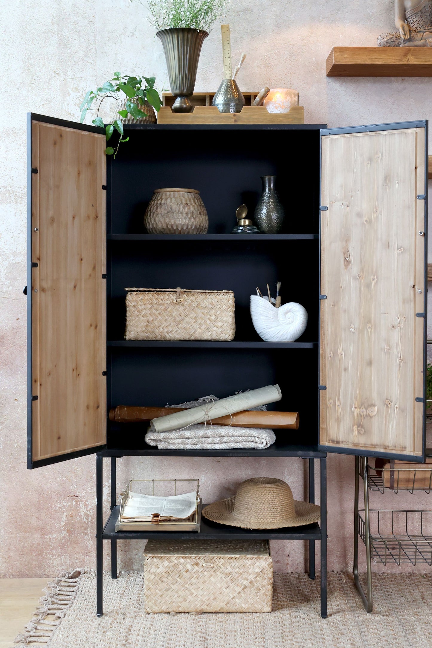 Chic Antique Skåp med 2 dörrar och 1 hylla