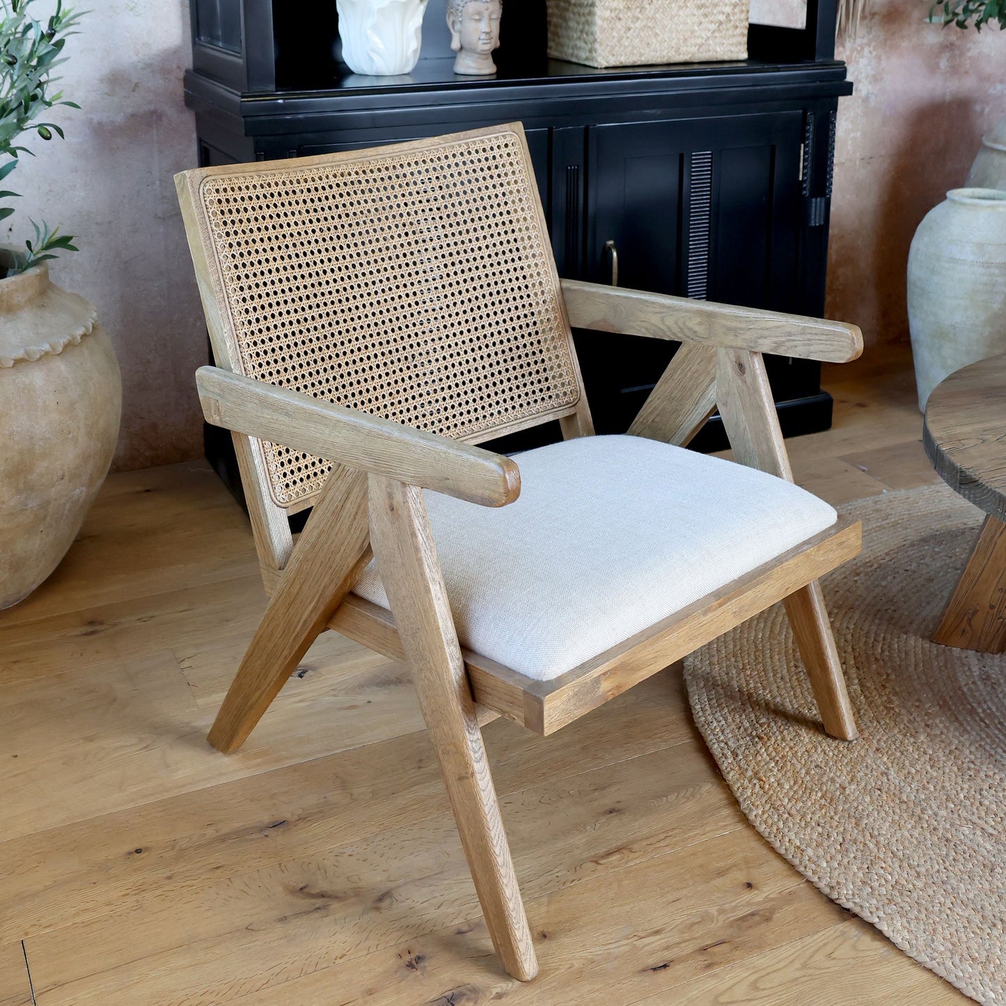 Chic Antique Stol Loungstol med tygsäte och flätad rygg