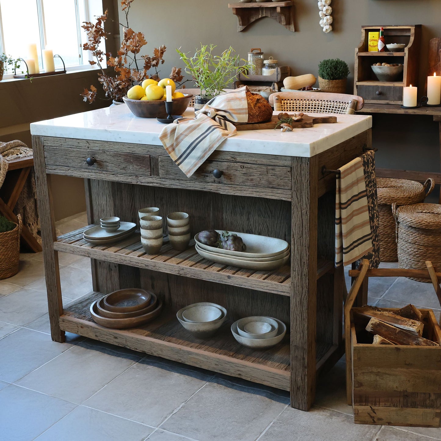 Chic Antique Återvunnet trä bord med marmorskiva H97/L120/B60 cm I lager September 2026