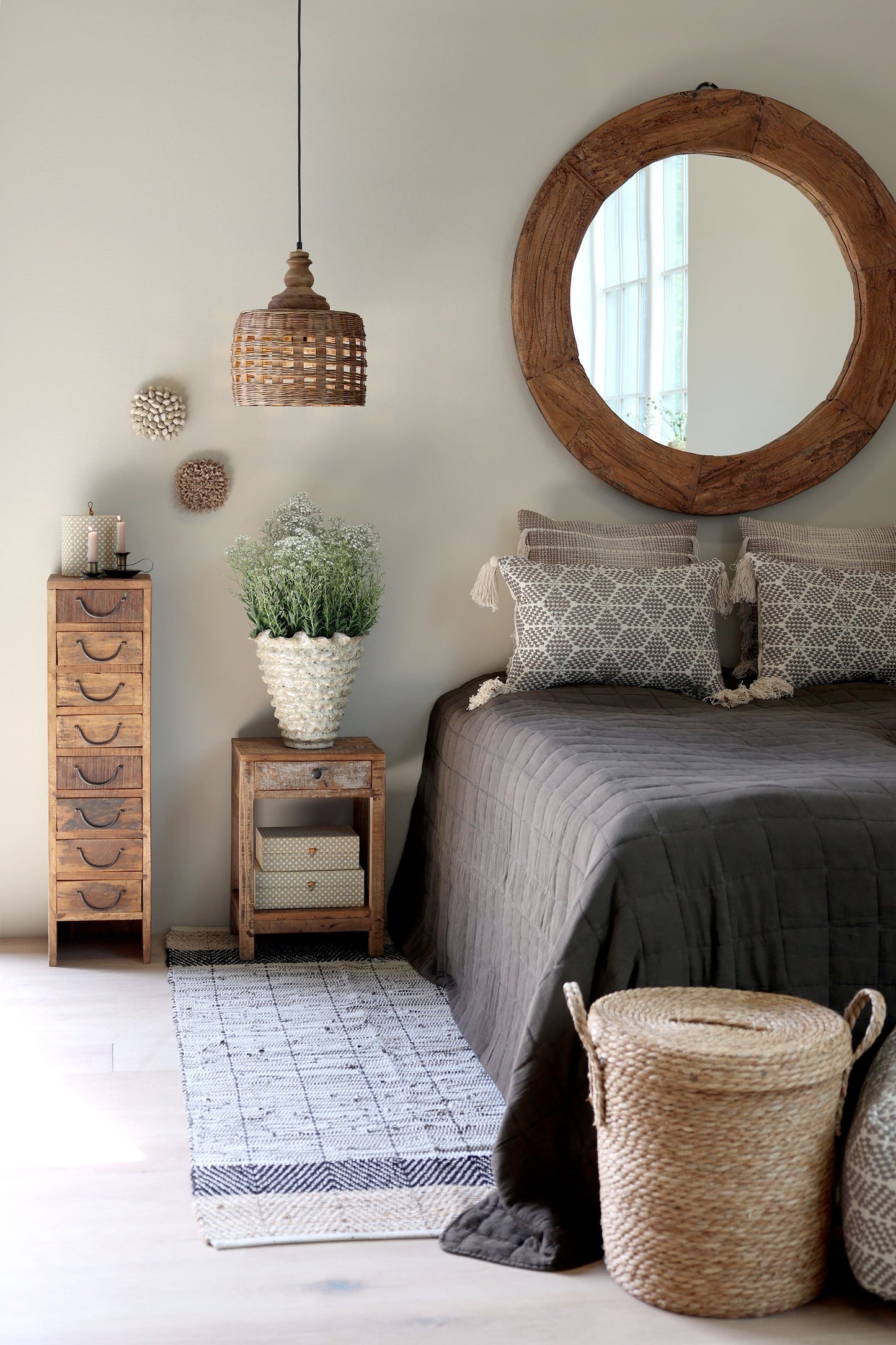 Chic Antique Återvunnet trä Byrå m. 8 lådor