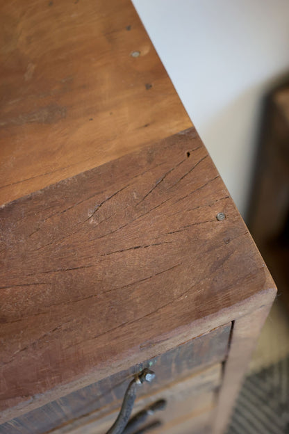 Chic Antique Återvunnet trä Byrå m. 8 lådor