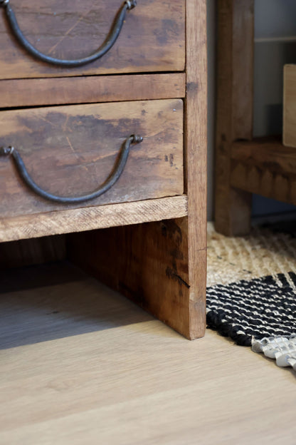 Chic Antique Återvunnet trä Byrå m. 8 lådor