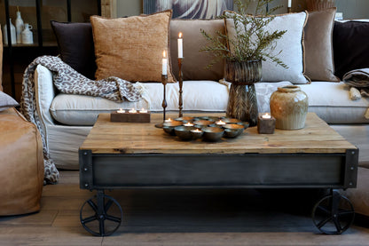 Chic Antique Bord Soffbord Factory H22/L122/B81 cm I lager Augusti 2026