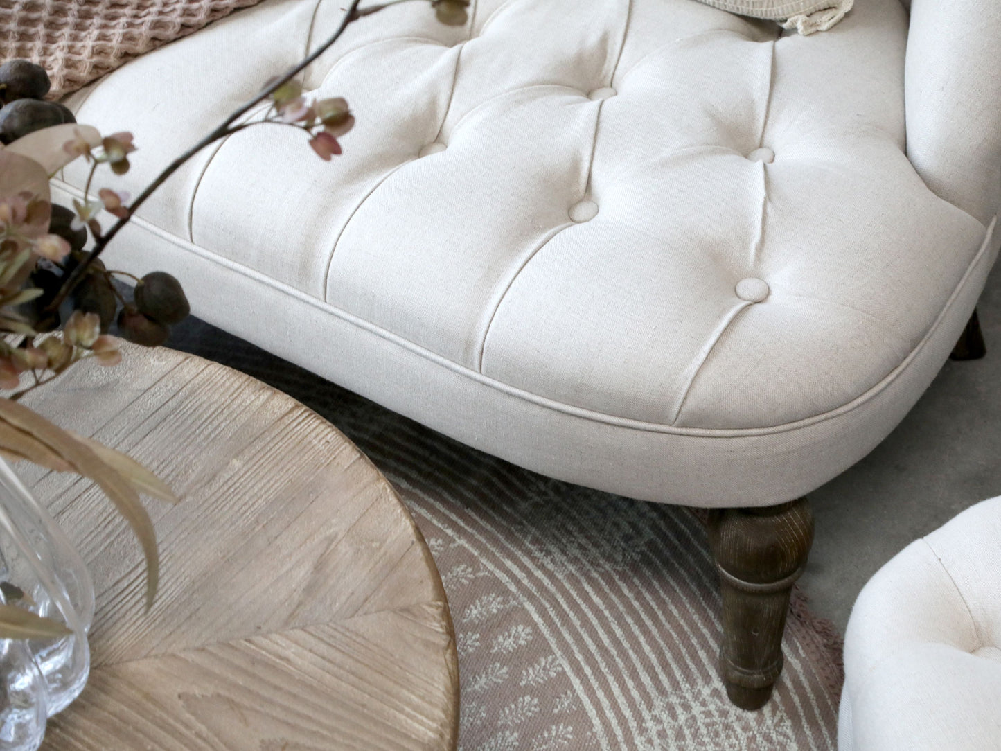 Chic Antique Fåtölj Fransk soffa i linnetyg 2. pers