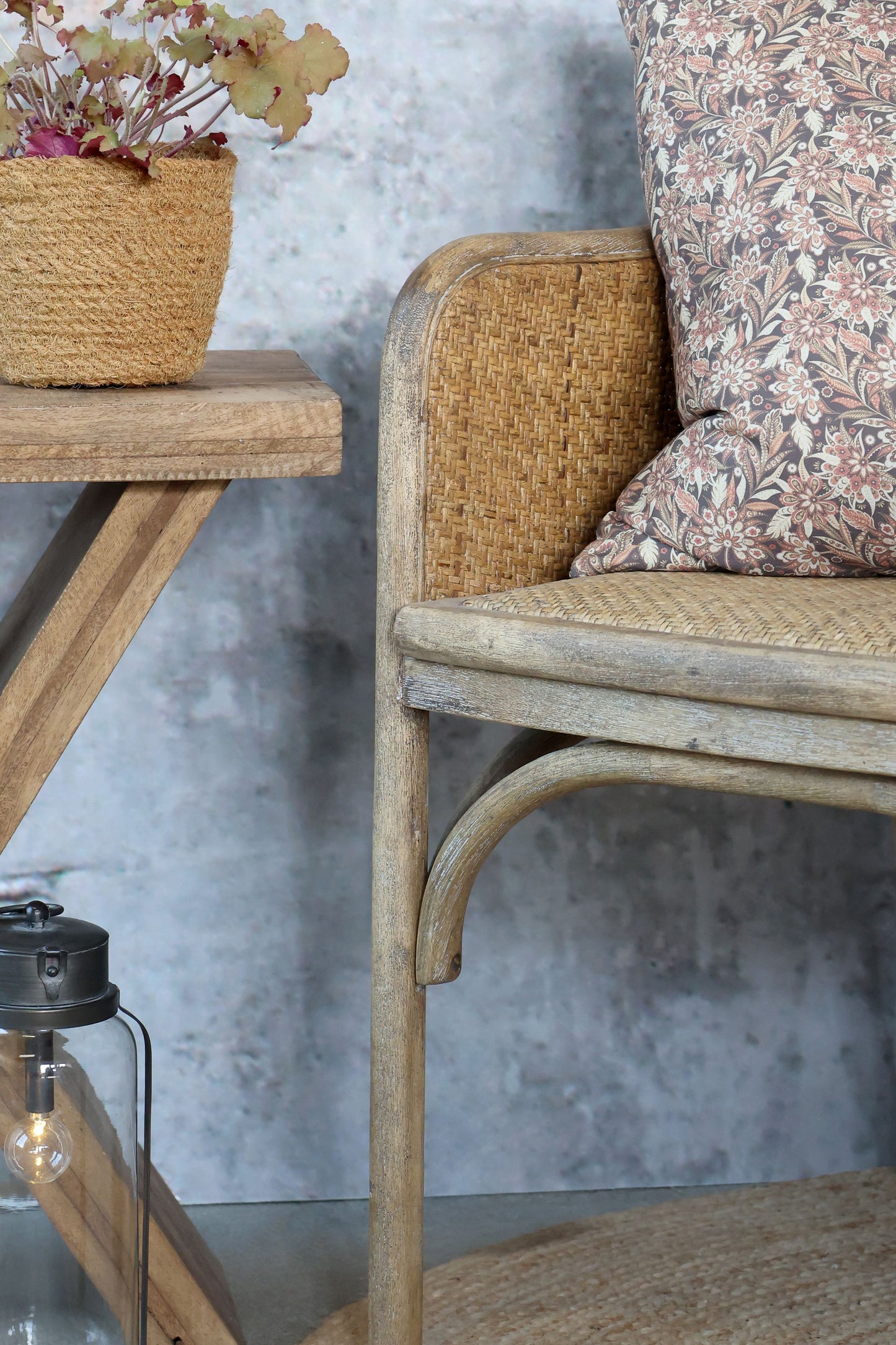 Chic Antique Stol Gammal fransk stol med flätning