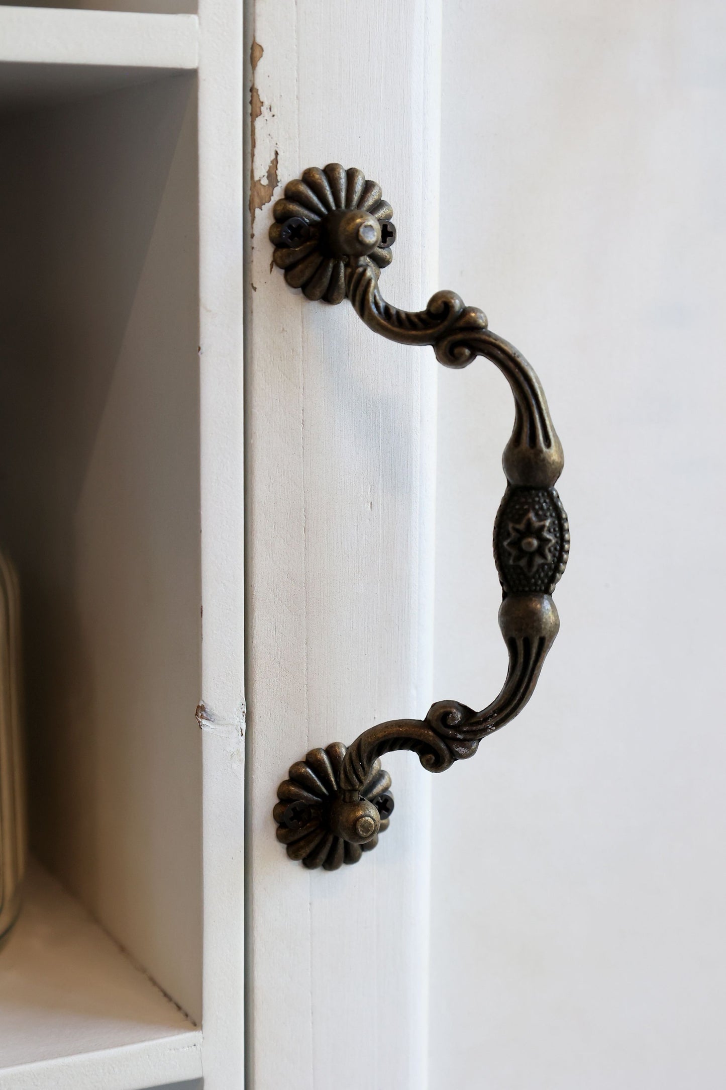 Chic Antique Väggskåp m. 1 dörr och 3 hyllor H61/L56/B19 cm antik creme