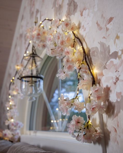Batteridriven belysning Ljusslinga körsbärsblommor 180 cm