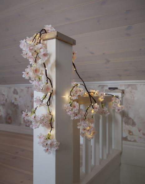 Batteridriven belysning Ljusslinga körsbärsblommor 180 cm