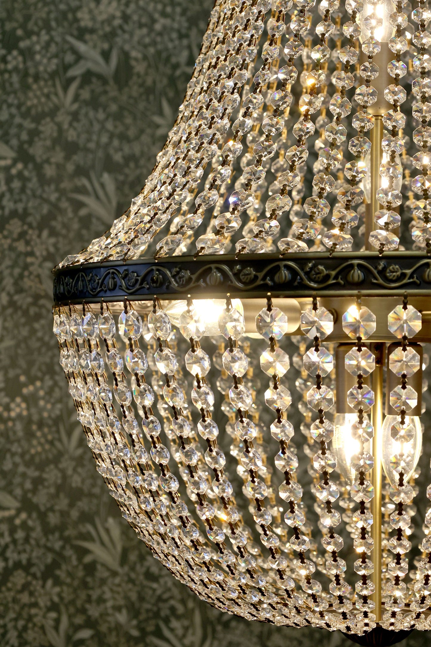 Chic Antique Lampa Versailles fransk ljuskrona med glasprismor H75/Ø55 cm