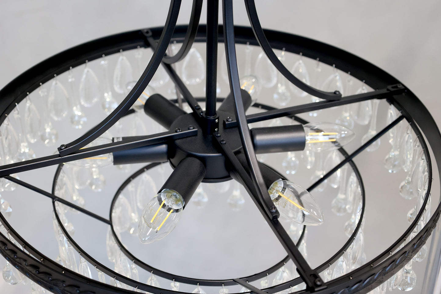 Chic Antique Lampa Versailles Ljuskrona med droppformade glasprismor H49/Ø50 cm svart