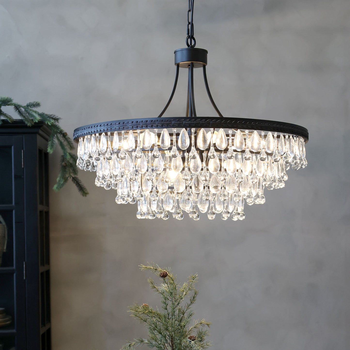 Chic Antique Lampa Versailles Ljuskrona med droppformade glasprismor H59/Ø90 cm svart