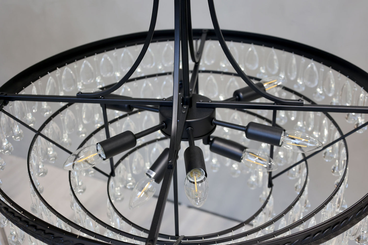 Chic Antique Lampa Versailles Ljuskrona med droppformade glasprismor H59/Ø90 cm svart