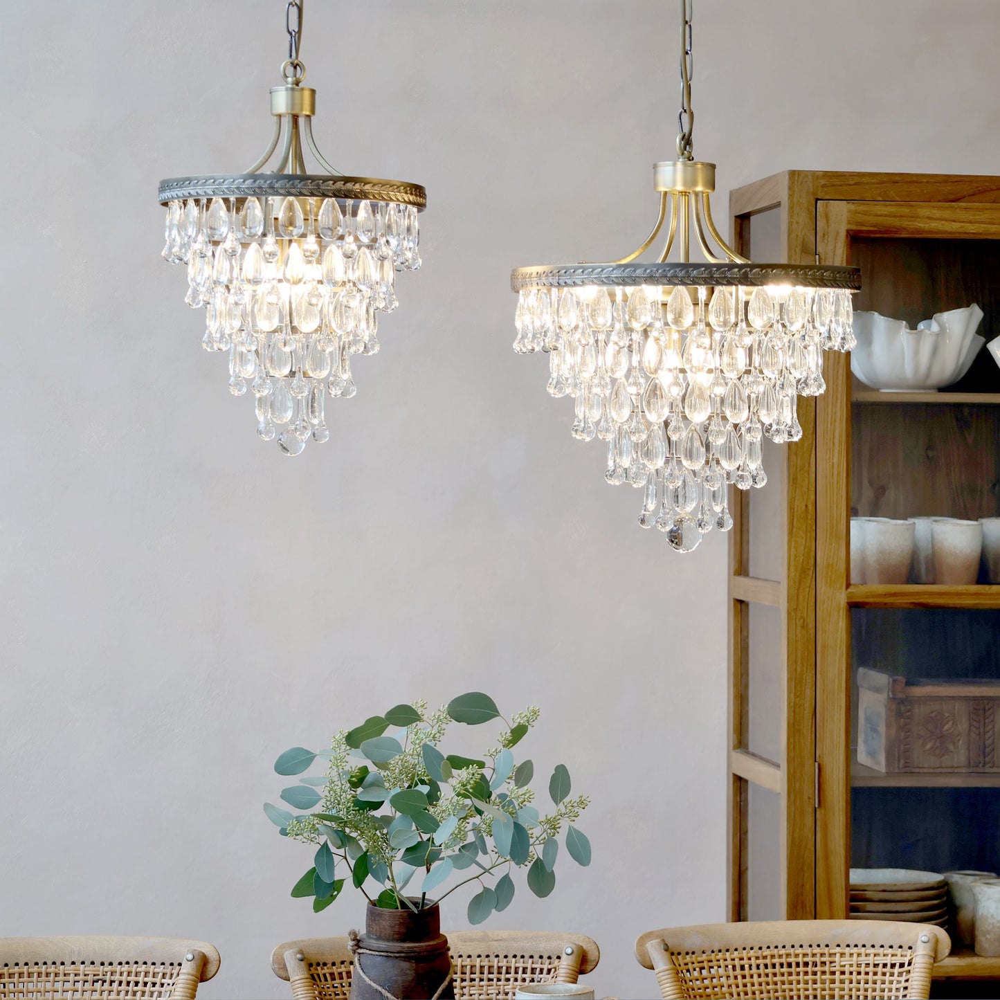 Chic Antique Lampa Versailles Ljuskrona med droppformade glasprismor H54/Ø45 cm